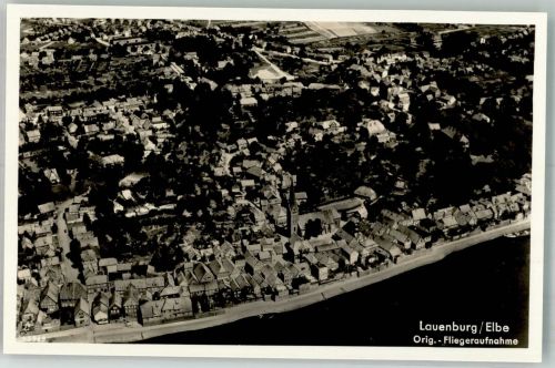 21481 W2058 Lauenburg , Elbe 1939 Foto AK Fliegeraufnahme des Ortes mit Maria-Magdalenen-Kirche