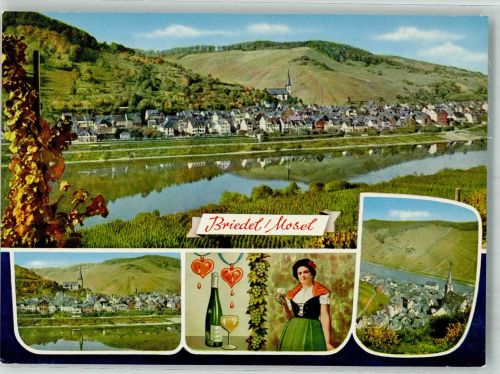 56867 W5589 Briedel Foto AK Panorama des Ortes mit Kirche Sankt Martin Wein Tracht
