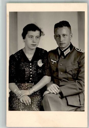Landser in Uniform mit seiner Liebsten Soldatenliebe WK II Privatfoto AK