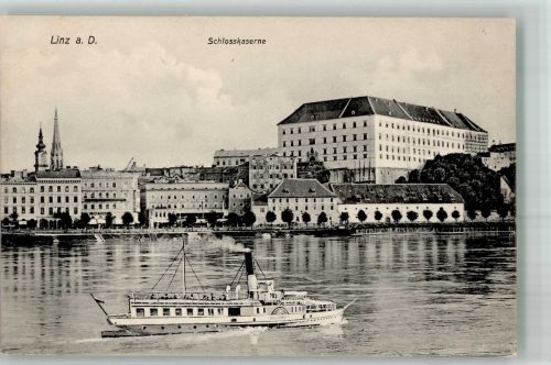 9562 Linz Foto AK Schloss- Kaserne Dampfer