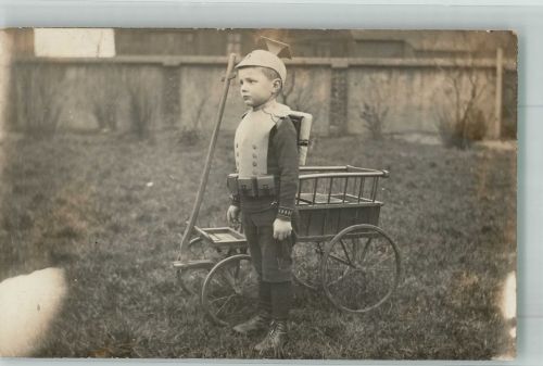 Kinder in Uniform 1916