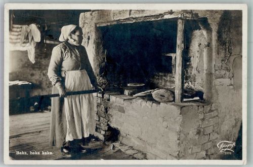 Bäuerin beim Brot backen Trachten Schweden 1931 Foto AK