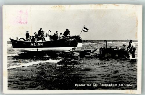 Egmond aan Zee Rettungsboot mt Traktor am Strand Fotograf Jonker Seenotrettung Foto AK