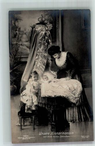 Die Prinzessin mit ihren beiden Söhnen Verlag Gustav Liersch & Co. 1820 Adel Kronprinzessin Cecilie 1907