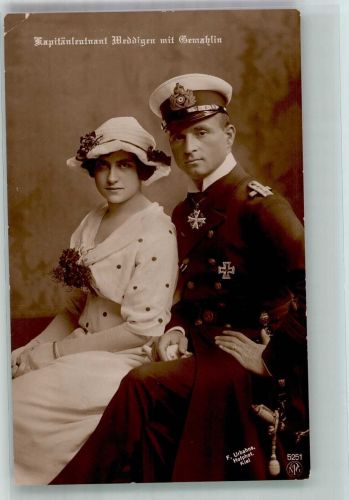 W2300 Kiel , Ostsee Kapitänleutnant Otto Eduard Weddigen in Uniform mit Frau Eisernes Kreuz Ort lt. Fotograf Urbahns NPG 5251 U-Boot