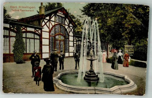 97688 W8730 Bad Kissingen 1911 Gebrauchsspuren Saline Restaurant Springbrunnen Gasthaus Cafe Mann Frau Kind Hut Schirm
