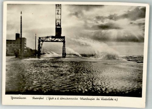 27568 W2850 Bremerhaven Foto AK Sturmflut Columbuspier Überschwemmung Windstärke 12