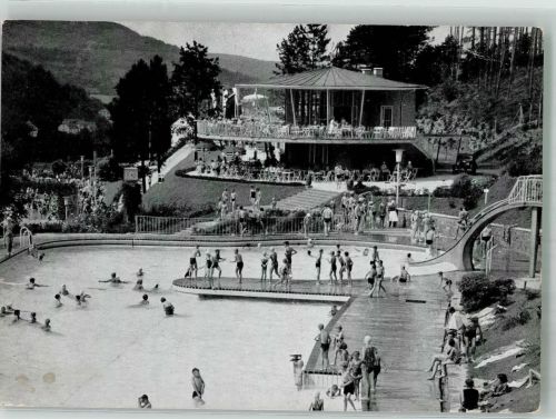 97688 W8730 Bad Kissingen Foto AK Terrassenschwimmbad und Cafe