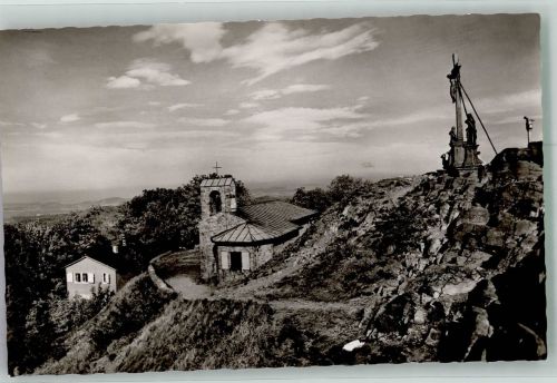 36115 W6414 Milseburg Foto AK Kapelle Kreuzgruppe Schutzhütte