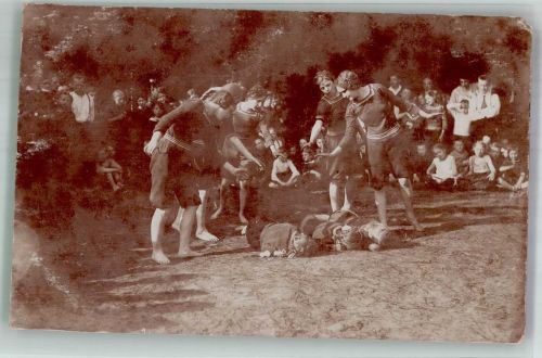 Junge Frauen bei einer Tanzvorstellung vor Publikum Tanz 1920 Privatfoto AK