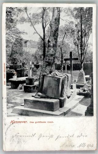 W3000 Hannover Das geöffnete Grab Friedhof 1902