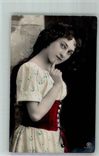 Junge Frau im Miederkleid Serie 1213/2 Rotophot 1908