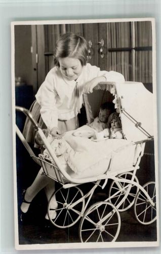 Mädchen mit Puppenwagen Puppe Privatfoto AK