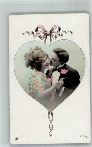 Verliebtes Paar in einem Herzen Poesie / Liebe Haarmode 1916