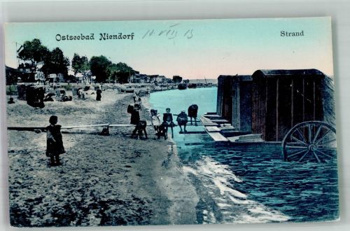 23669 W2408 Niendorf , Ostsee 1908 - Badekarren am Strand