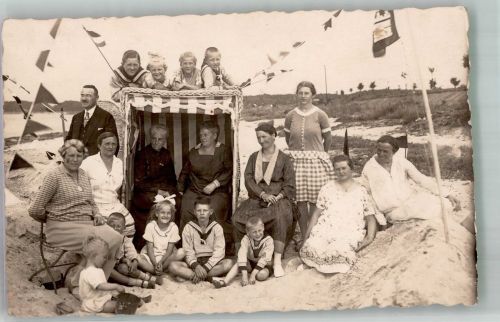 24340 W2330 Eckernförde 1927 Privatfoto AK Badegäste am Strand von Sandkrug Ort handschriftlich
