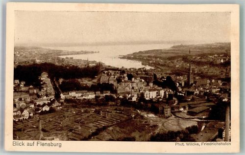 24937 W2390 Flensburg Foto AK Zeppelinaufnahme Flensburg und Flensburger Förde Luftschiff-Postkarte