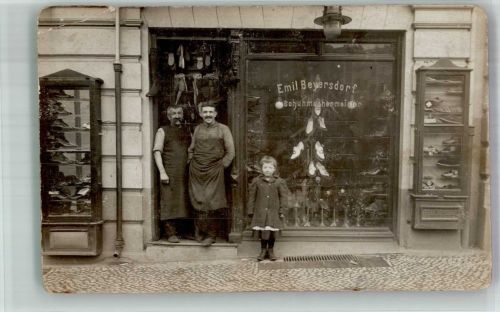 10115 W1000 Neukölln Gebrauchsspuren Schuhmacherei Emil Beyersdorf Emserstrasse 139 Ort handschriftlich Privatfoto AK