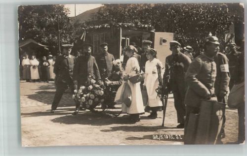 78462 W7750 Konstanz 1916 Privatfoto AK Empfang verletzter Kriegsgefangener 1916 Ort handschriftlich