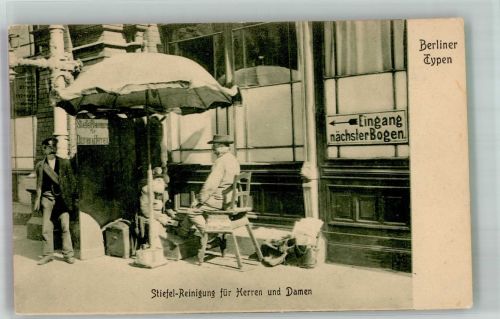 10115 W1000 Berlin, unsortiert Foto AK Stiefel-Reinigung für Herrren und Damen Serie Berliner Typen