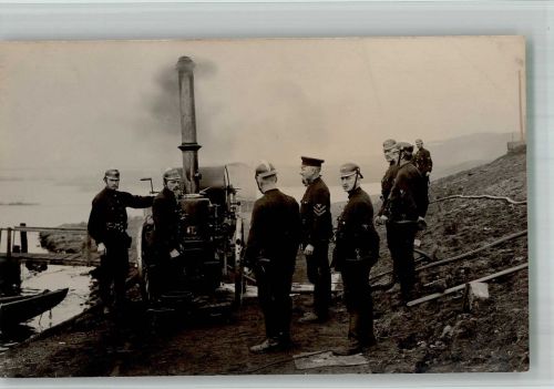 21481 W2058 Lauenburg , Elbe BOAKC Feuerwehr in Lauenburg Spritzenwagen Privatfoto AK