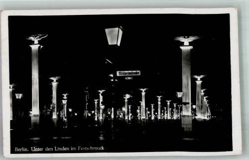 W1000 Berlin Mitte Unter den Linden im Festschmuck Stadt mit Hakenkreuz 1942 Foto AK
