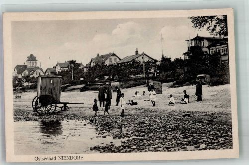 23669 W2408 Niendorf , Ostsee Foto AK Schwimmbad Strand Badekarren