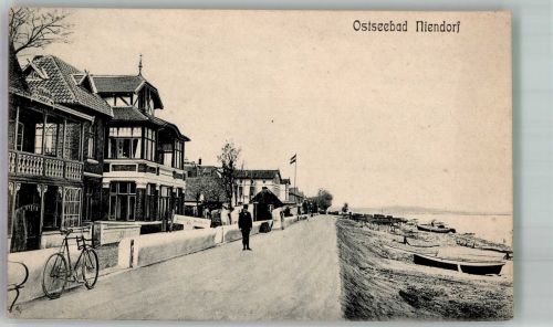 23669 W2408 Niendorf , Ostsee Foto AK Fahrrad Strandpromeade