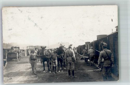 5020 Salzburg 1914 Foto AK Uniform Soldaten Pferde Bahnhof Eisenbahn Ort lt. Stempel