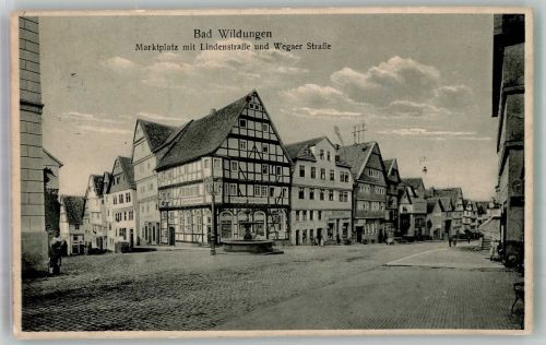 34537 W3590 Bad Wildungen 1933 Foto AK Marktplatz Lindenstrasse Wegaer Straße