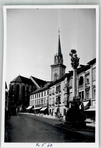 9500 Villach-Innere Stadt FOTO KEINE AK WK II Adolf- Hitler Platz Kirche Denkmal Säule