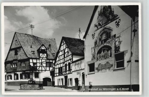 56333 W5406 Winningen , Mosel - Weinhexenhaus mit Weinbrunnen
