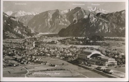 1970 Oberammergau, Totalansicht, Zugspitze,Photo-Verlag H. Kronburger AKU1