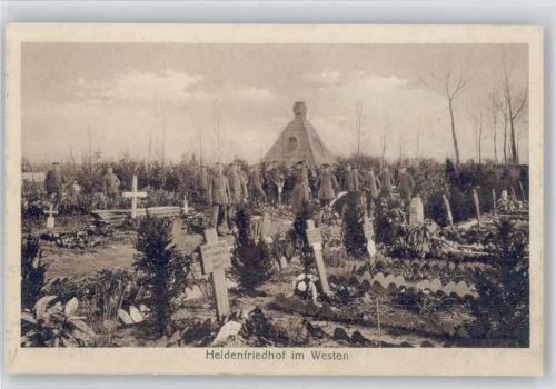 Heldenfriedhof im Westen - Soldaten -