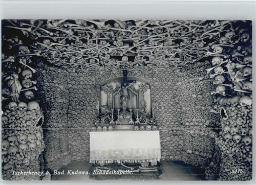 Tscherbeney b. Bad Kudowa - Schädelkapelle Foto AK Skelett