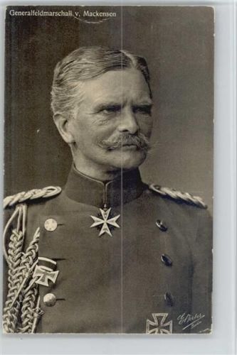 In Uniform mit Orden und Abzeichen Mackensen 1917