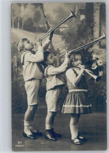 1913 Serie 2586-4 Kinder mit Posauenen Foto AK