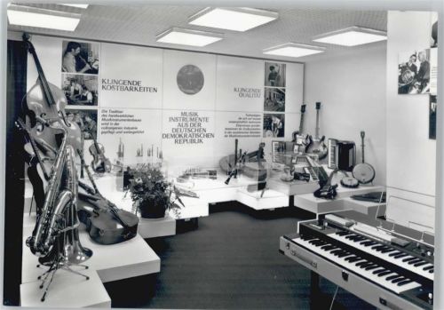 08258 O9659 Markneukirchen - Musikinstrumenten-Museum Gitarren Saxophon Ziehharmonika Keyboard