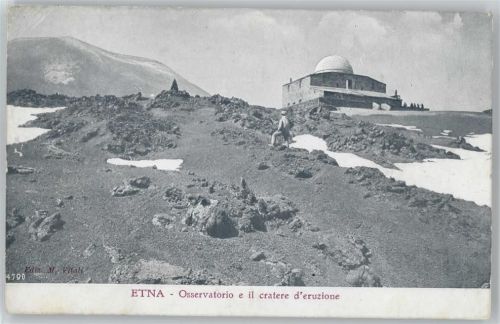 Etna Osservatorio e il cratere d eruzione Observatorium am Krater Ätna Vulkan