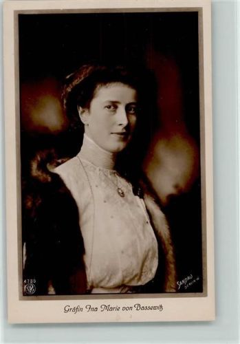 Gräfin Ina Marie von Bassewitz NPG Nr. 4785 Foto AK Adel