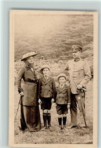 Hessischer Opfertag 1915 - Herzogspaar mit den Kindern Adel Hessen