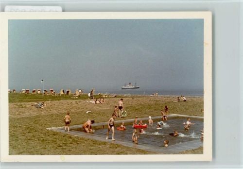27472 W2190 Altenbruch FOTO KEINE AK Schwimmbad, Strandkörbe, Schiff auf der Nordsee, Rettungsring