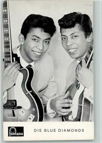 Die Blue Diamonds mit Gitarren keine AK