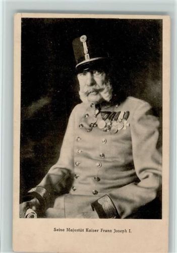in Uniform mit seinen Orden