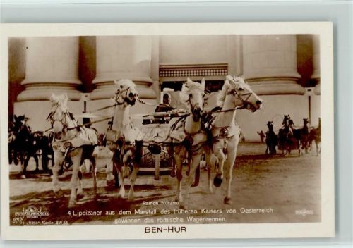 Ramon Novarro 4 Lippizaner aus dem Marstall des früheren Kaisers von Österreich gewinnen das römische Wagenrennen Ben Hur Verlag Ross