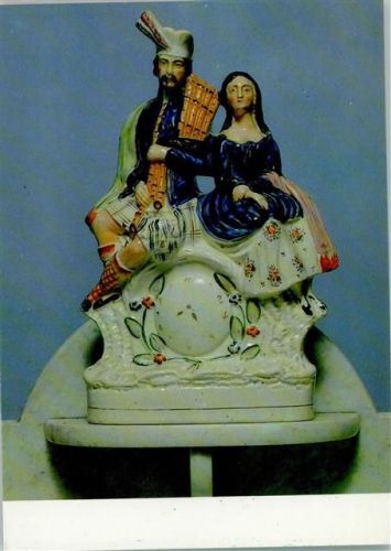 Figuren aus Staffordshire Steingut