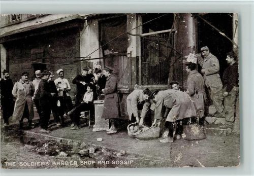 The Soldiers Barber shop and gossip - WK I AK Friseur