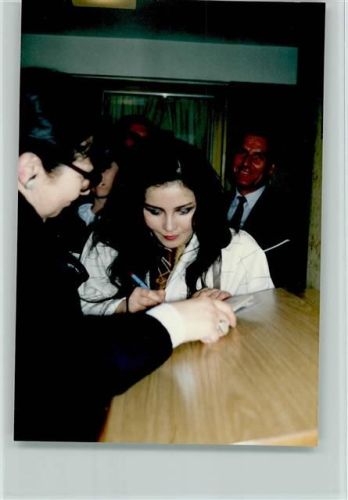 Kumiko Yoshi Autogramm schreiben 1976 keine AK