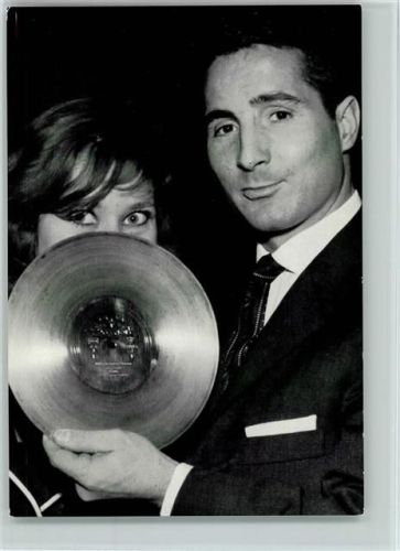 Freddy Quinn mit goldener Schalplatte WS Druck 596 AK Schlagersänger