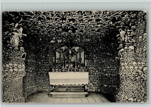 Totenschädel - Tscherbeney bei Bad Kudowa - Schädelkapelle , Makaber Skelett